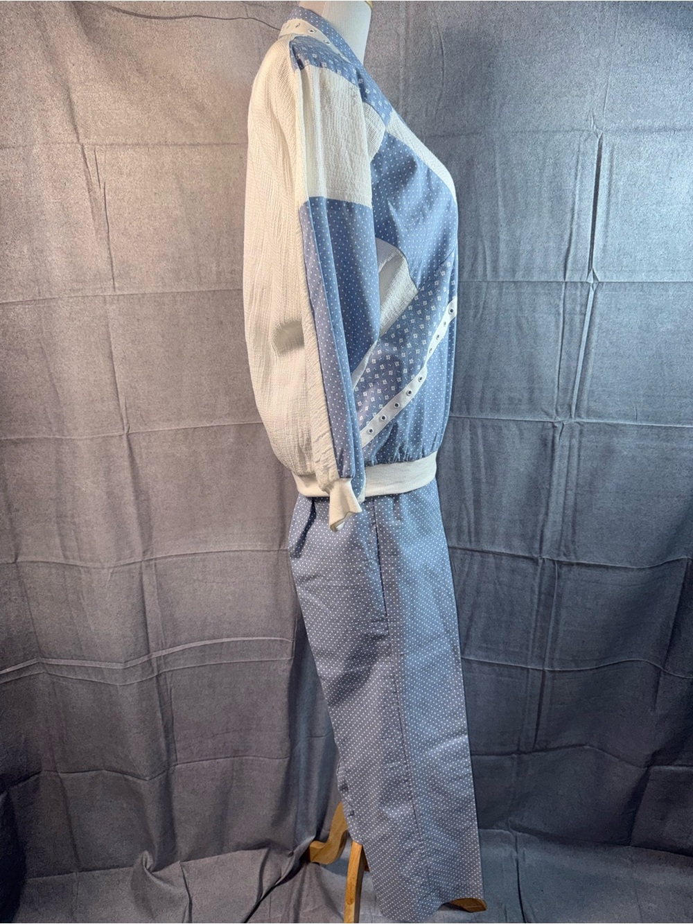 1260-Vintage REGAL Fashion Women’s Light Blue & Cream Two-Piece Pantsuit - Picture 3 of 5